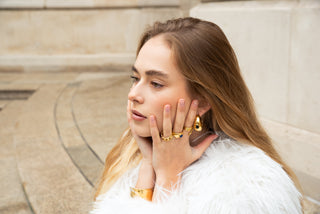 Wie Frauen in jedem Alter den perfekten Schmuck finden – Stilvolle Schmucktipps für 20+, 30+, 40+, 50+ und darüber hinaus