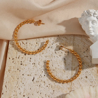 TWISTED HOOP EARRING GOLD