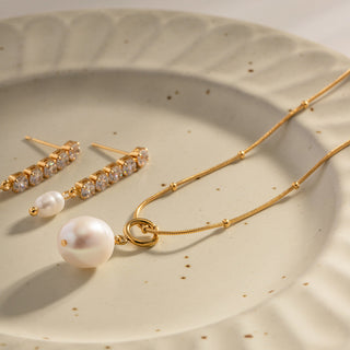 CARLA PEARL NECKLACE GOLD