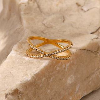 CROSS DIAMOND RING GOLD