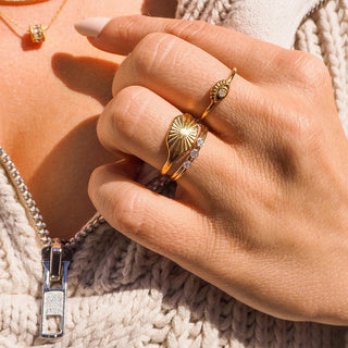SUN SIGNET RINGS GOLD